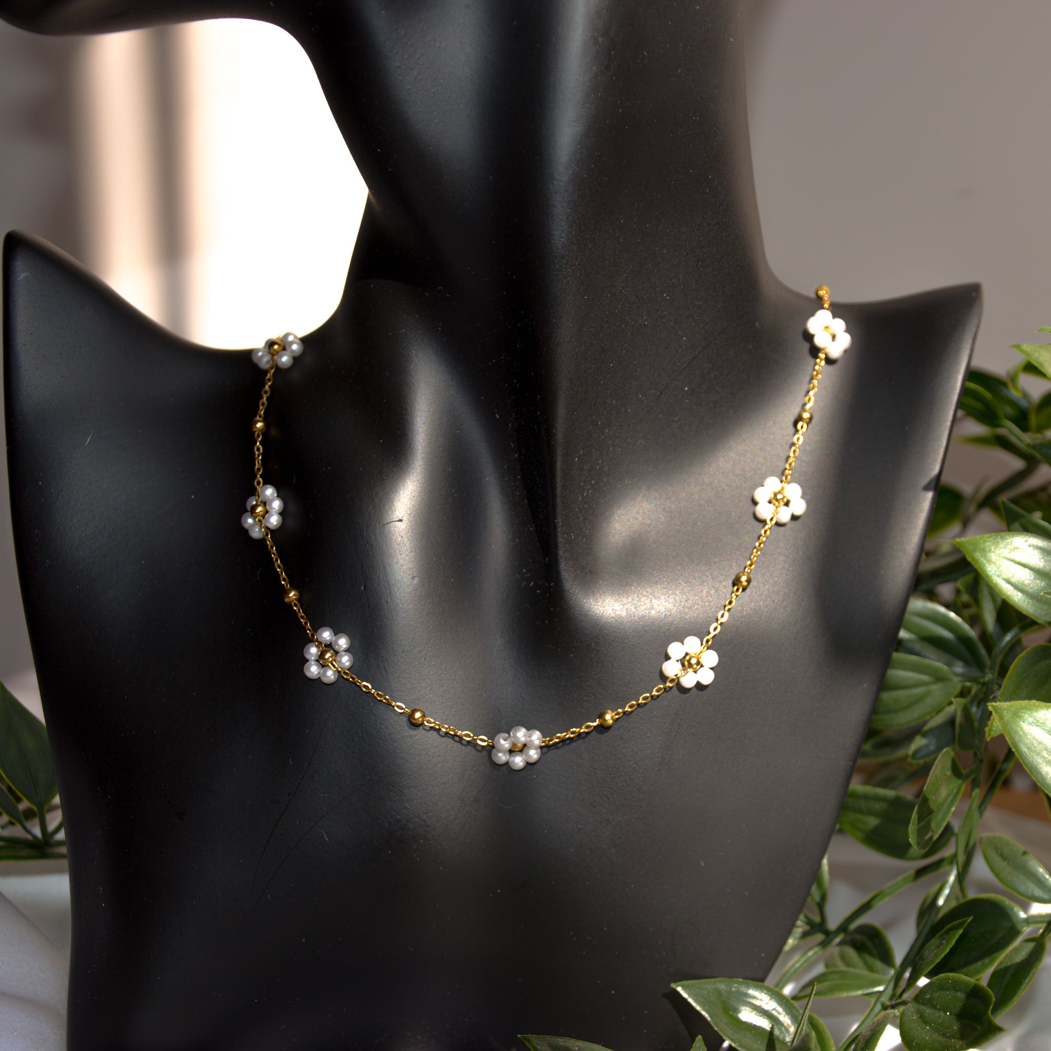 Collana Flora white